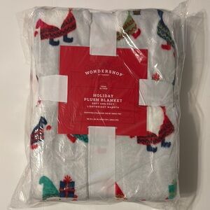 Wondershop Gnome Festive Holiday Plush Blanket in Gray